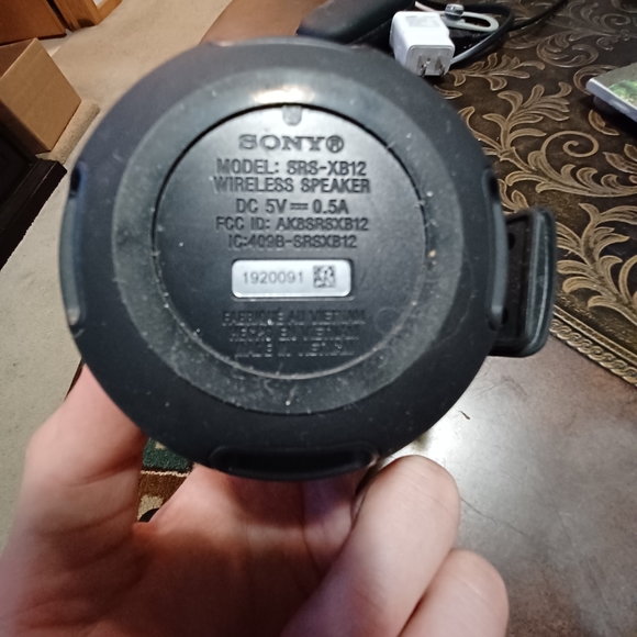 Sony mini bluetooth speaker - Picture 3 of 4